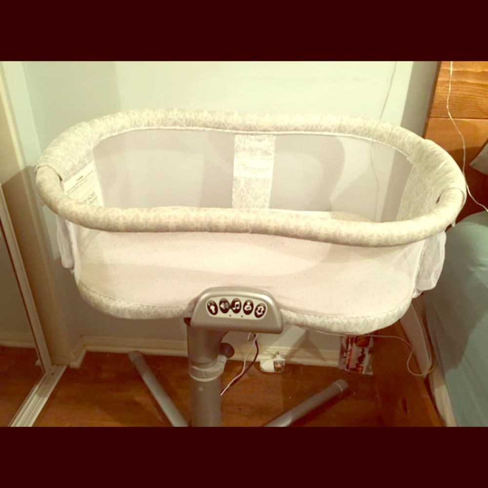 Halo Swivel Sleeper Bassinet - Practically new!